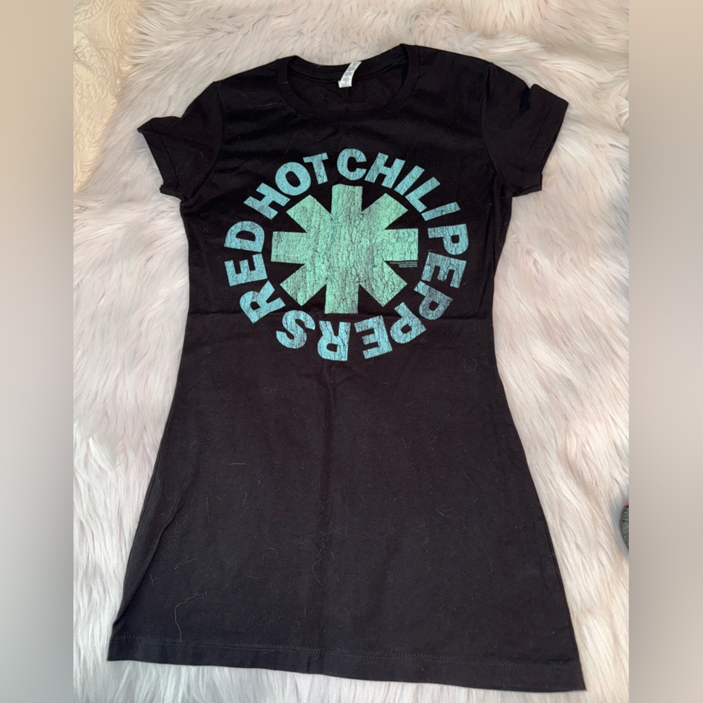 NWOT Red Hot Chili Peppers Fitted Graphic T Shirt Jrs Medium